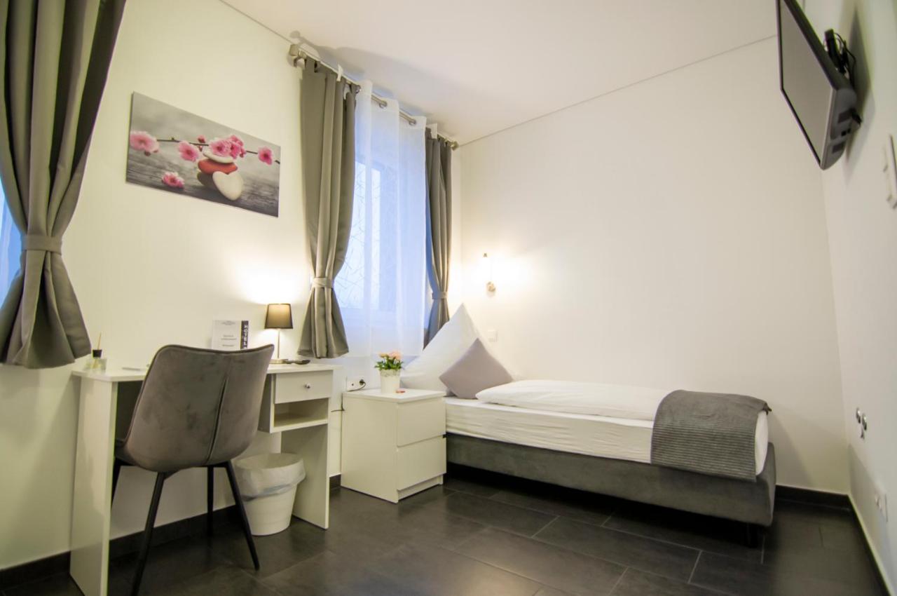 Hotel L201 - 24H Self-Check In Gablitz Exteriör bild